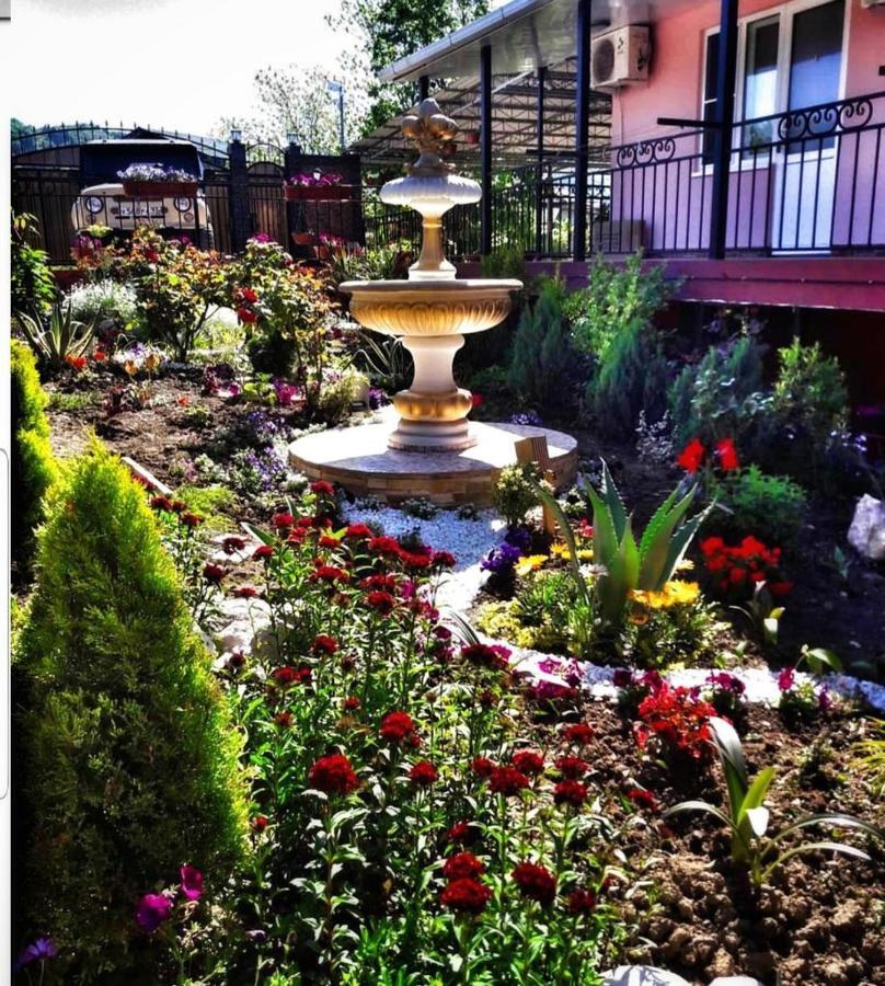 Гостевой Дом Анна Hotel Gagra Exterior foto